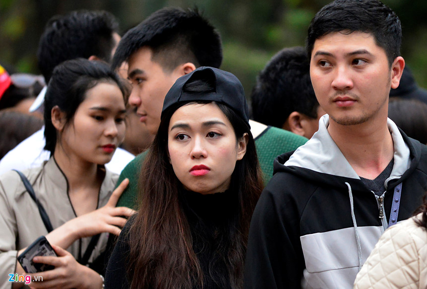 Người dân hành hương về Yên Tử trong đêm